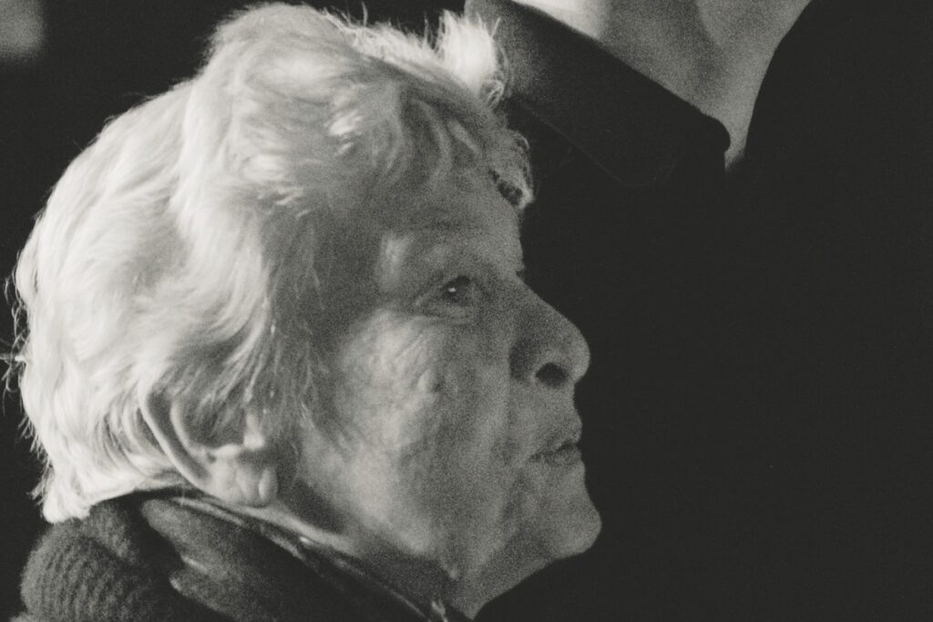Café Marvin el cobijo mántrico de Éliane Radigue & Frédéric Blonde
