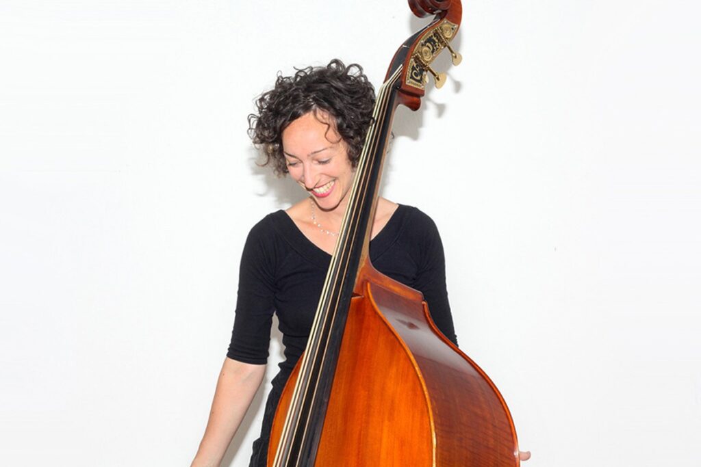 Café Marvin mundo cosido experimentalmente con Eva Kess