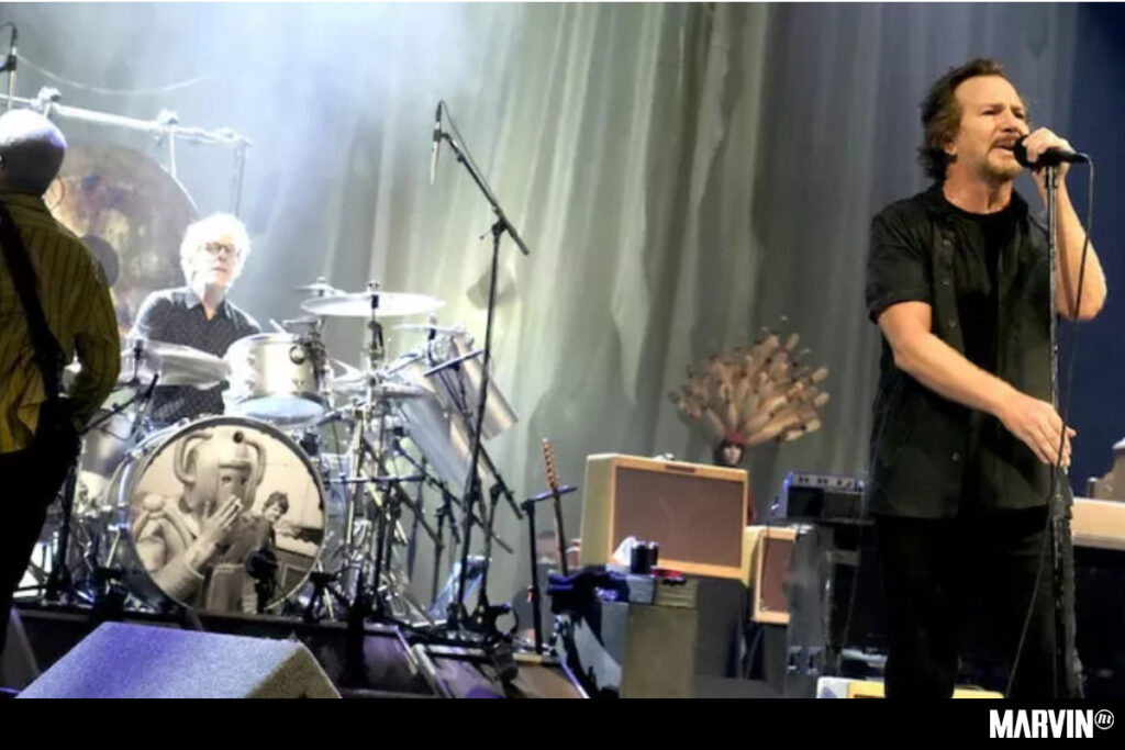 Eddie Vedder toca con Stewart Copeland de The Police en su gira