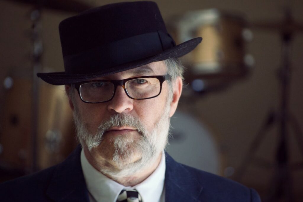 Café Marvin mecido por Jules Maxwell