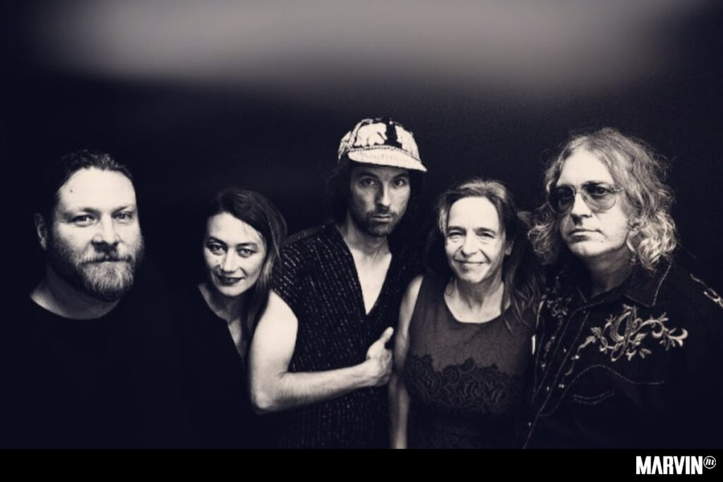 The Besnard Lakes predican sobre la muerte de la fama en clave indie rock