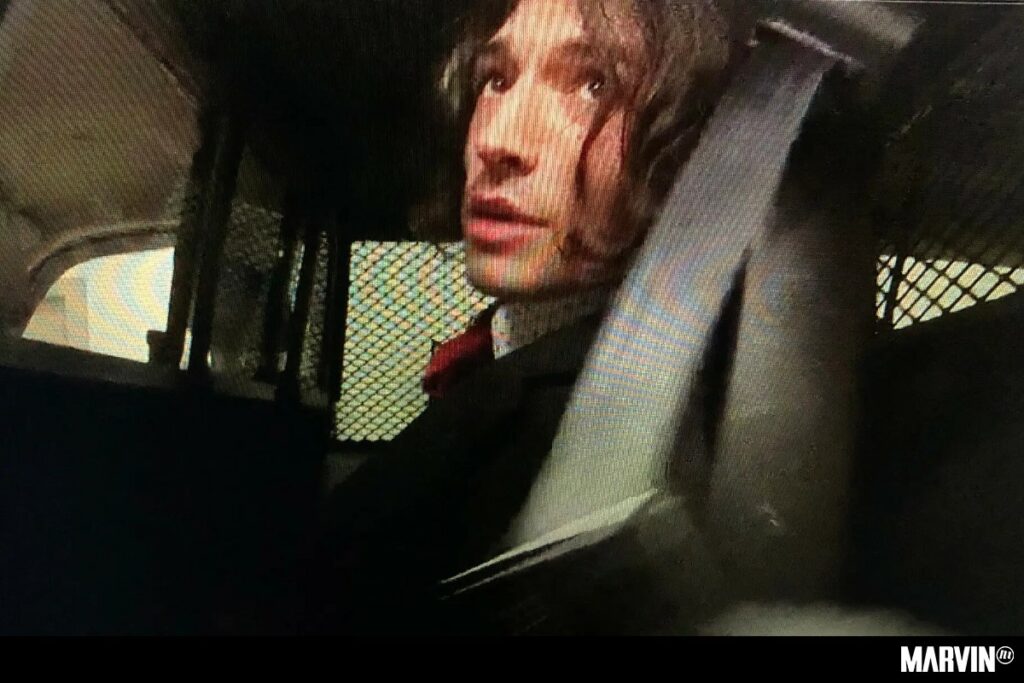 Arrestan a Ezra Miller por robo en Vermont