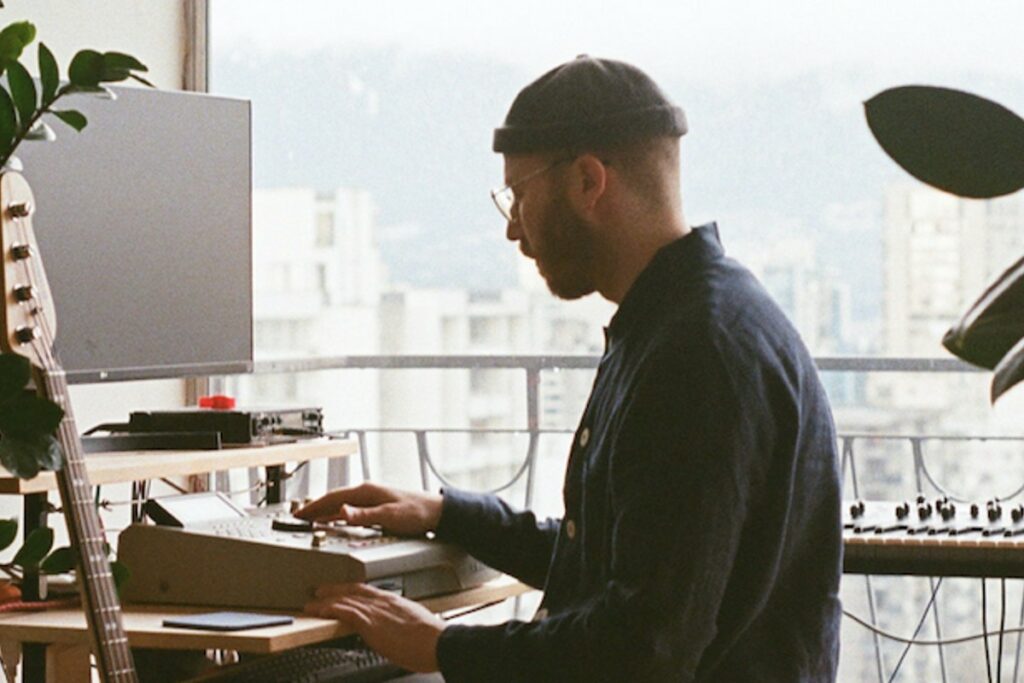 Café Marvin chill sanador con Local Artist