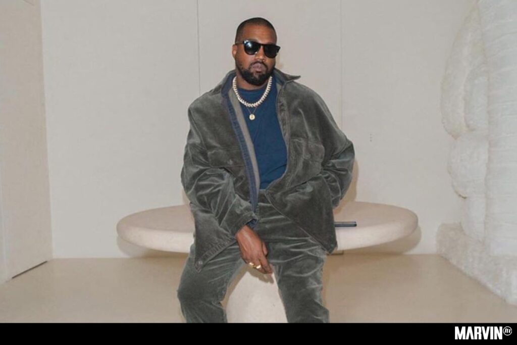 kanye-west-comunidad-planes-campus