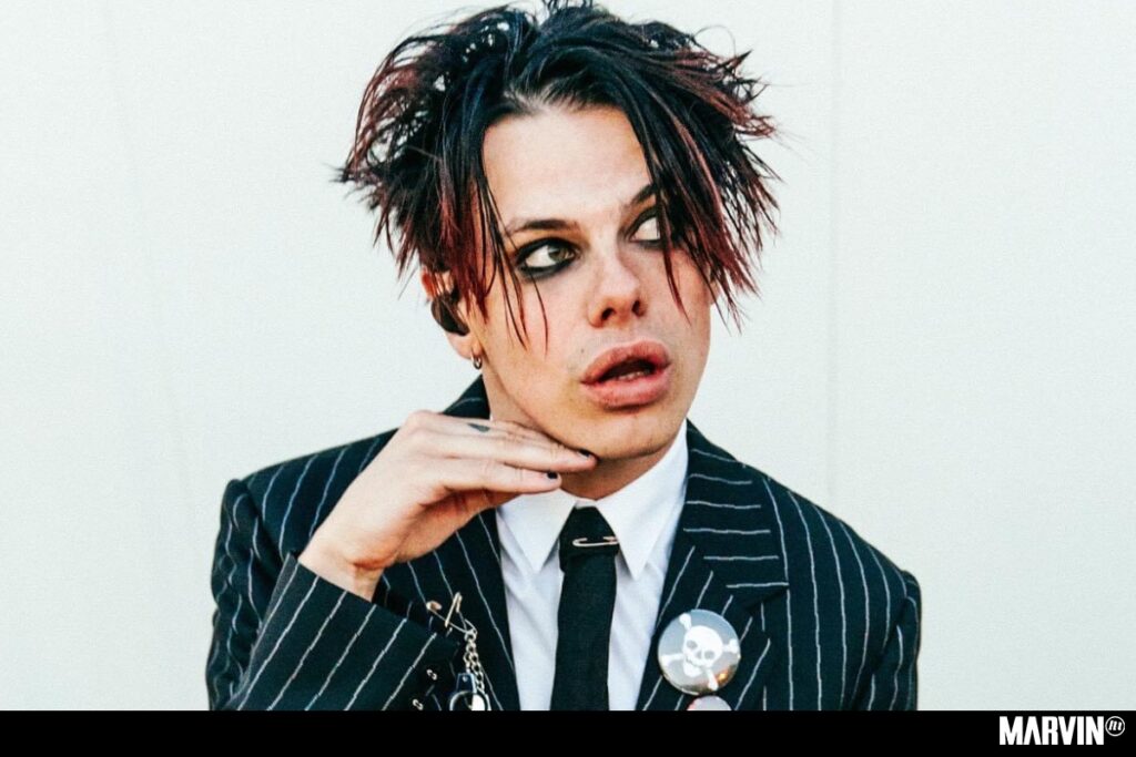 yungblud-collares-chicles-masticados