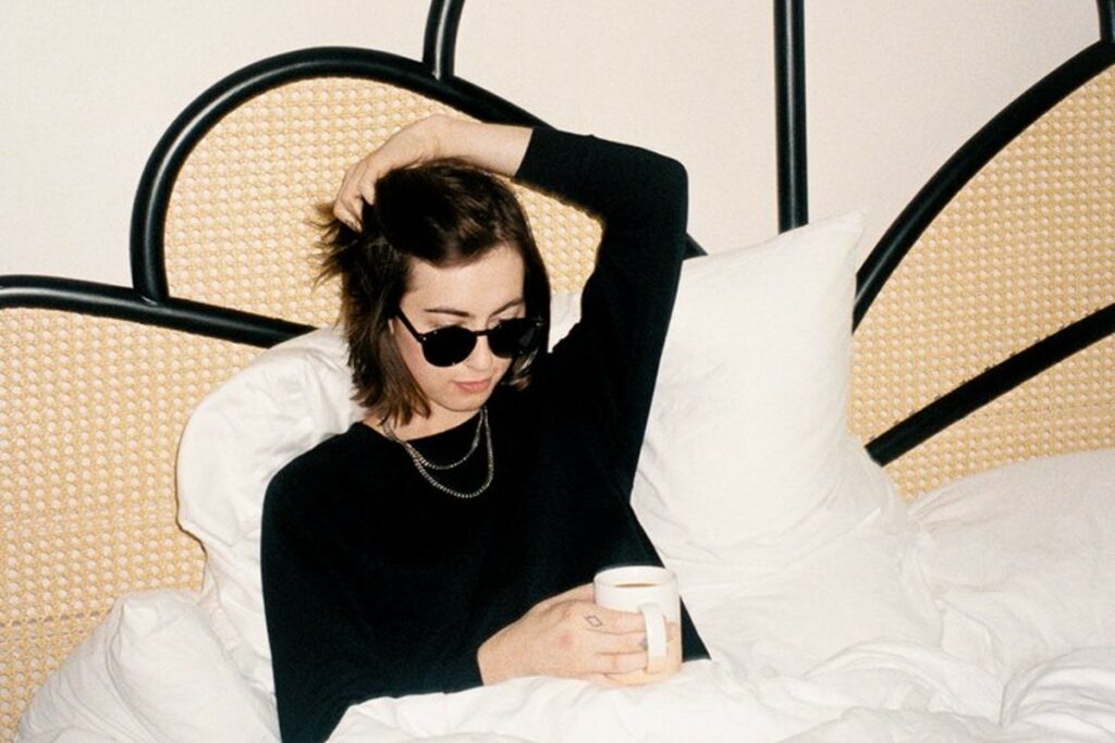 Café Marvin contra la desesperación con Claire Rousay
