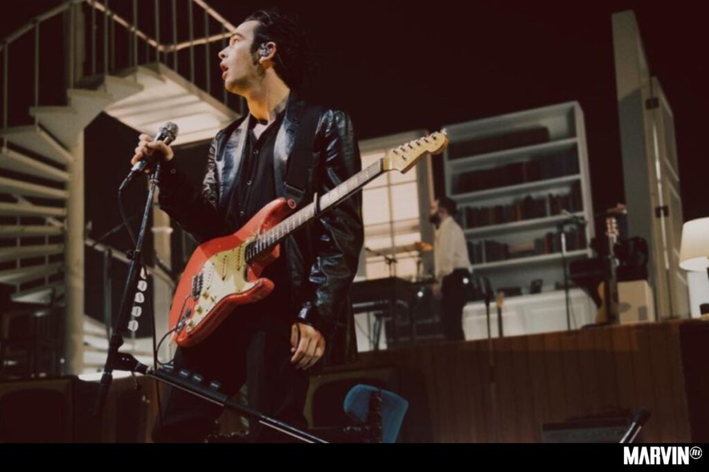 matt-healy-the-1975-fan-beso-concierto
