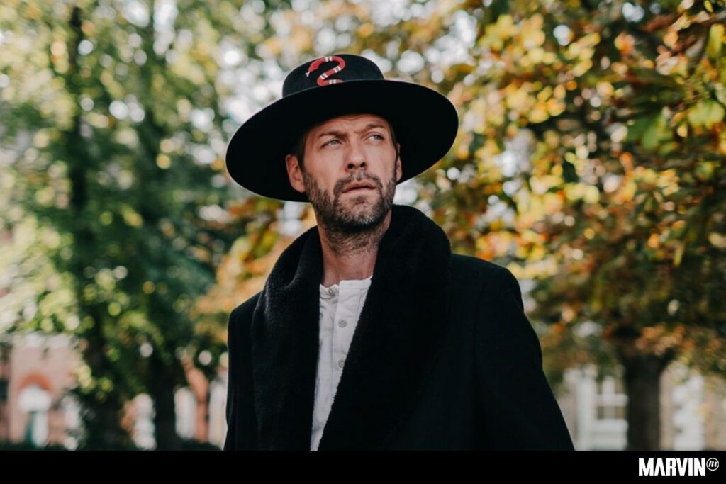 Tom Meighan, ex vocalista de Kasabian, ruge en solitario