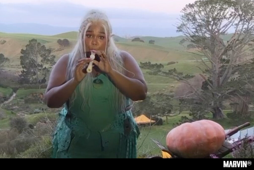 Mira a Lizzo interpretar el tema de ‘El señor de los anillos’
