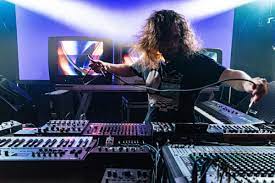 Café Marvin rumbo al dance floor con Legowelt