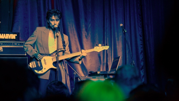 Marvin & Jim Beam iluminaron con luz negra la CDMX 4 marvin jim beam cdmx concierto trippin you 10