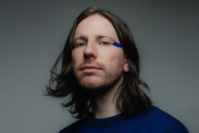 Café Marvin rompiendo la ley de las formas con Rival Consoles