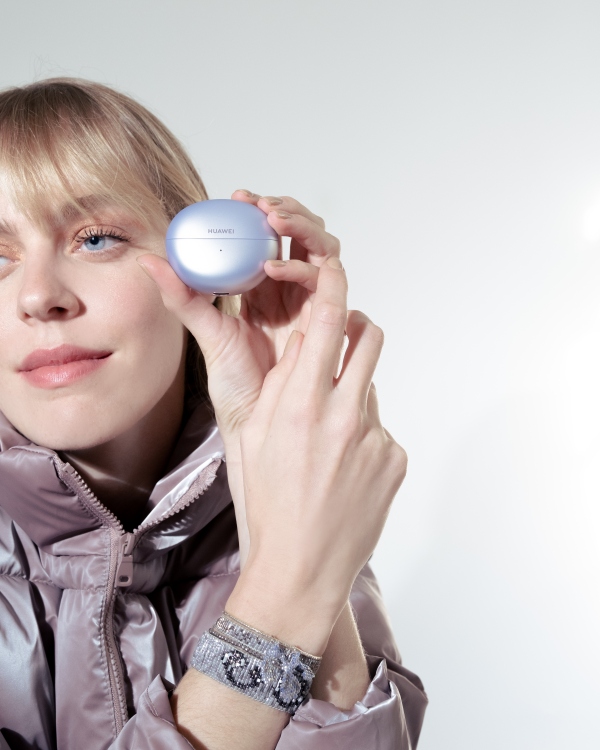 Huawei y Santo Pecado lanzan colaboración exclusiva 1 huawei santo pecado colaboracion freeclip fashion aesthetic design 3