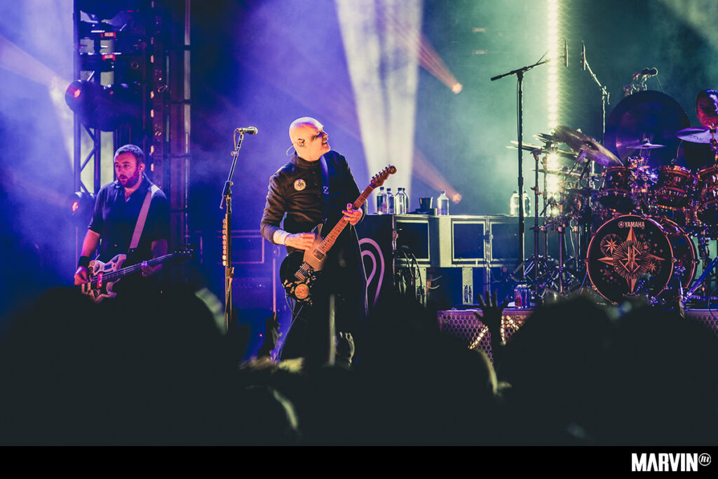 SMASHING PUMPKINS BUSCA GUITARRISTA