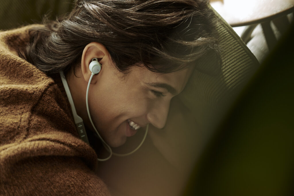 FreeLace Pro 2 Product Creative lifestyle shot Headquarter Creative Lifestyle Shot%E5%88%9B%E6%8B%8D Headquarter MKT Yarra %E9%9B%85%E5%B7%9D%E9%9D%92 KSP Shot %E6%99%BA%E6%85%A7%E5%8A%A8%E6%80%81%E9%99%8D%E5%99%AA2.0 %E7%94%B7%E7%9D%81%E7%9C%BC JPG 20240119