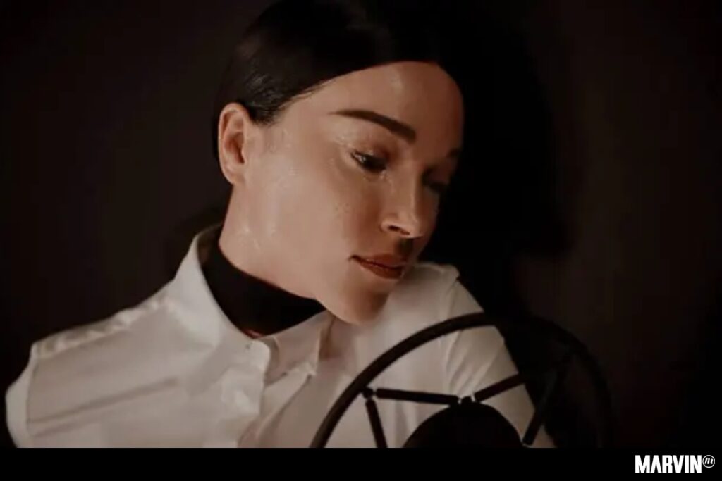 St Vincent anuncia álbum mientras arde con Davel Grohl en “Broken Man”
