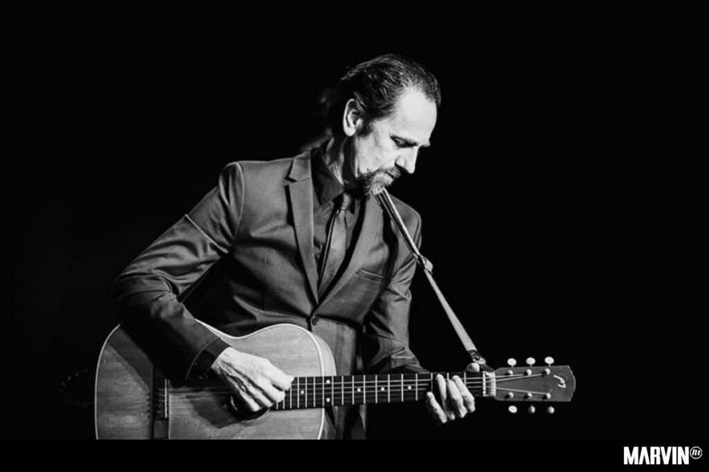 Diego Vasallo: “un cementerio entero de decisiones malas” en 5 canciones majestuosas