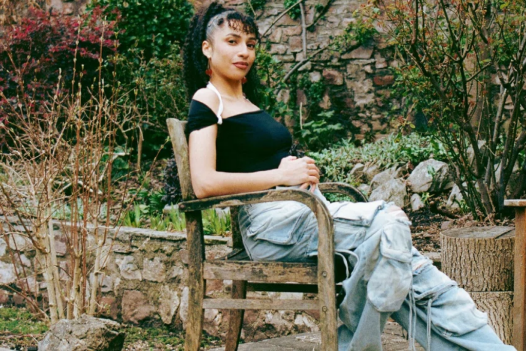 Café Marvin en la democracia del baile con Mia Koden