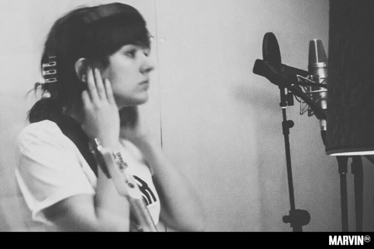 courtney-barnett-sometimes-i-sit-and-think-and-sometimes-i-just-sit