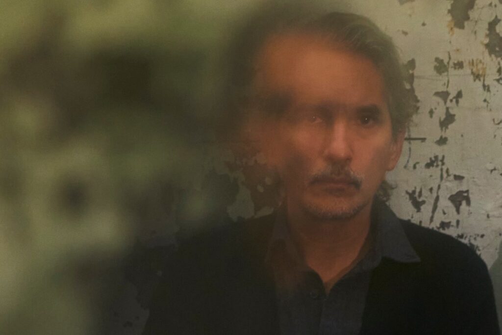 Café Marvin apaciguado en la deformación con Abul Mogard