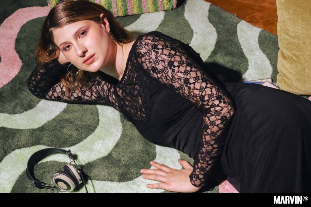 sophia-warren-purple-adesso-ep