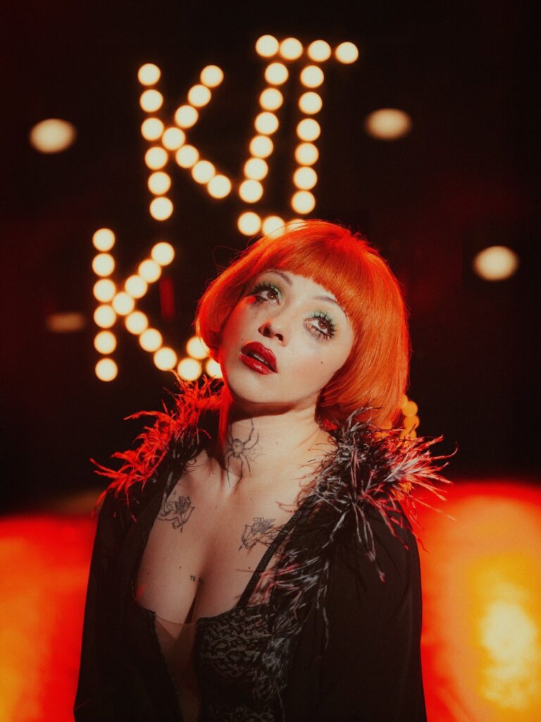 La Sally de Mon Laferte 5 Monlafer2