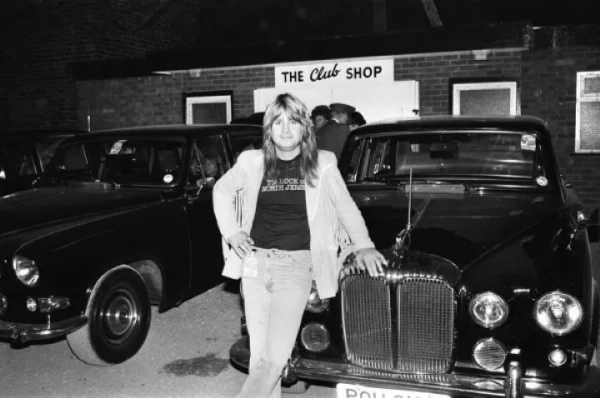Ozzy y su licencia de manejo: 30 años de espera, un par de copas y unas líneas 2 ozzy osbourne autos coleccionista licencia manejo 2