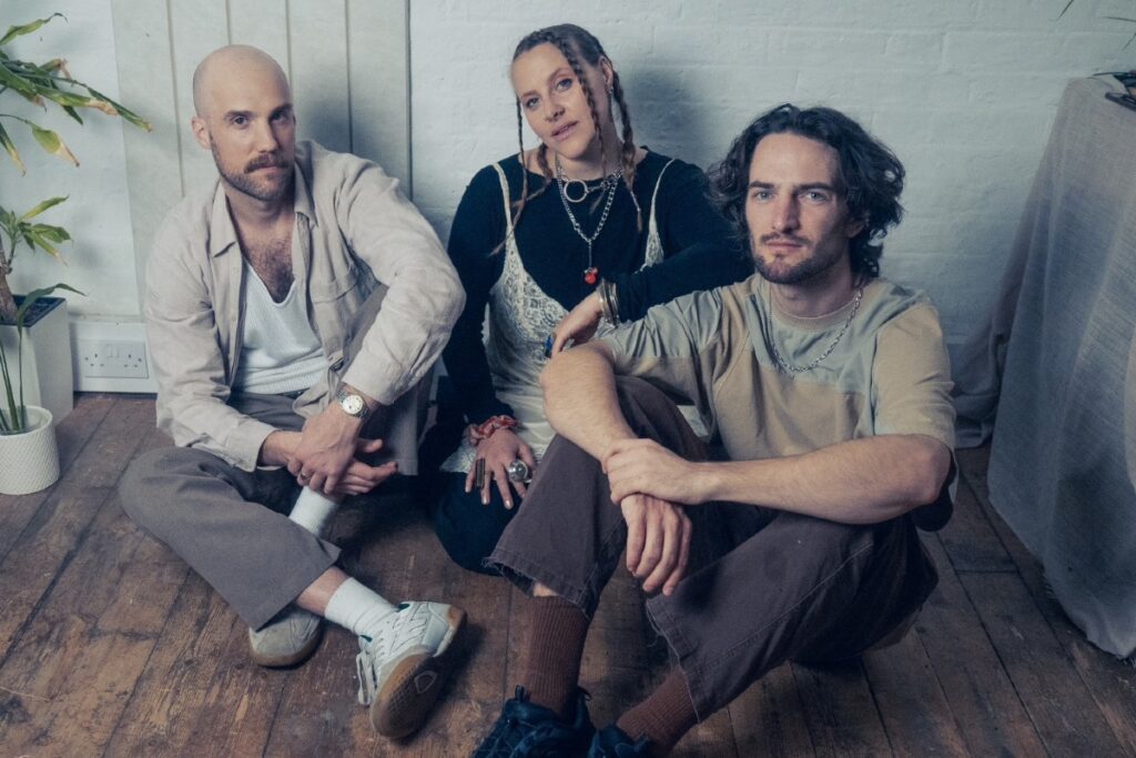 Café Marvin y las tardanzas estivales con Joy Spheres Rees