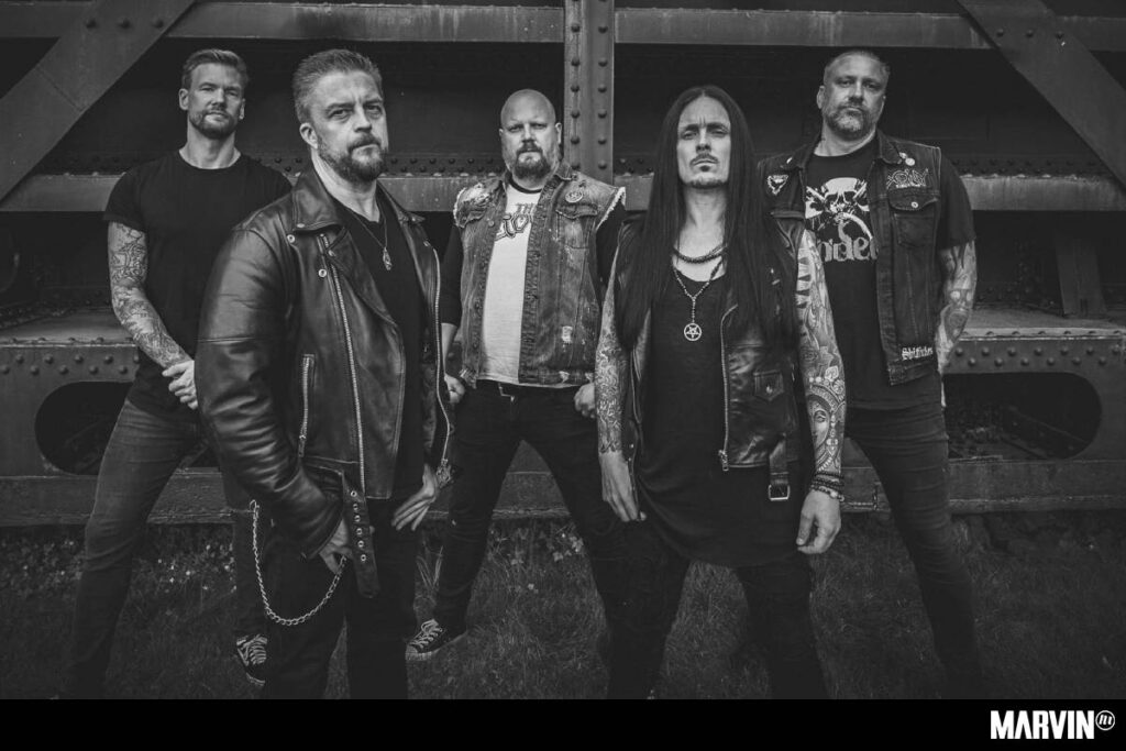 The Crown: “Simplemente no podemos parar”