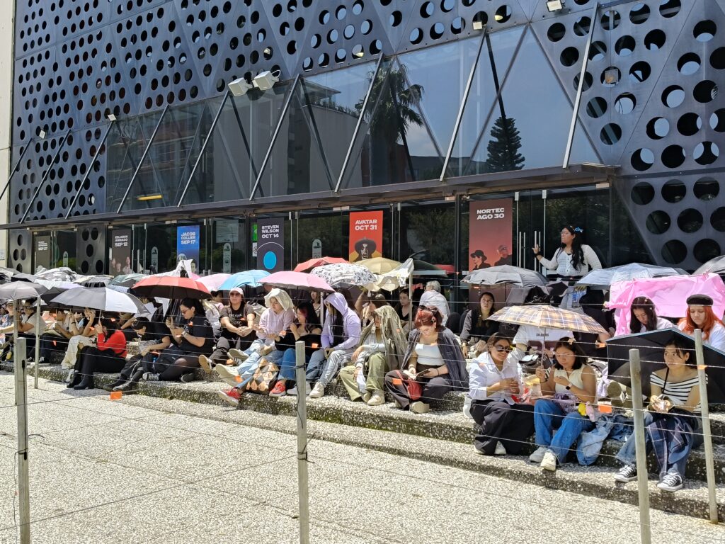 The Rose en México: Un jardín sonoro en la jungla de asfalto 1 https://marvin.com.mx/the-rose-cdmx-once-upon-a-wrld-tour-resena/