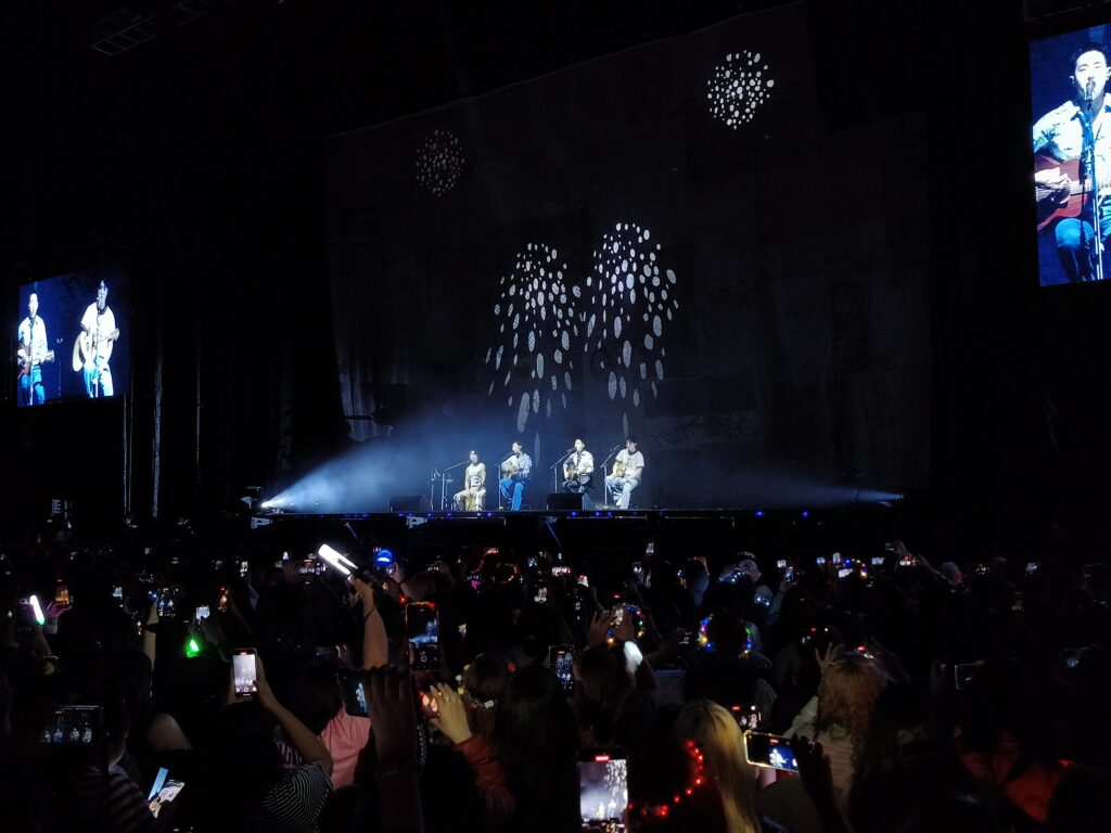 The Rose en México: Un jardín sonoro en la jungla de asfalto 6 https://marvin.com.mx/the-rose-cdmx-once-upon-a-wrld-tour-resena/