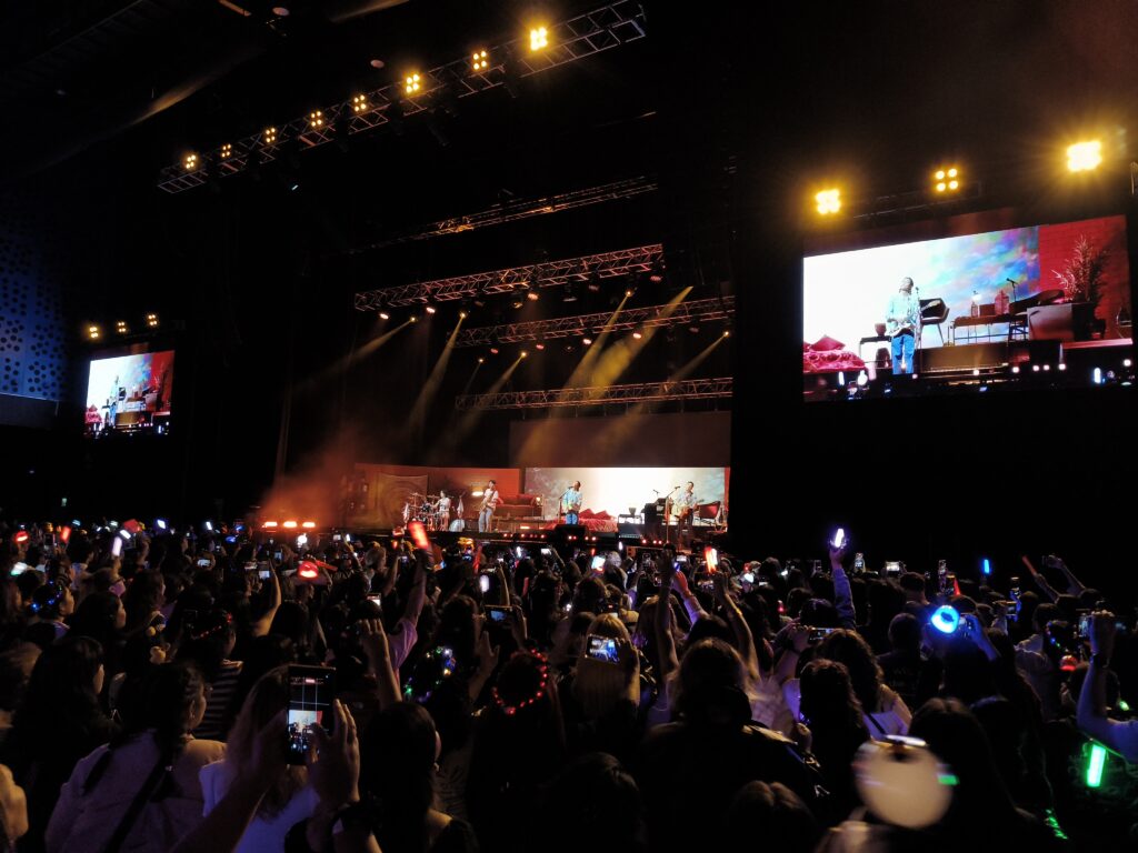 The Rose en México: Un jardín sonoro en la jungla de asfalto 7 https://marvin.com.mx/the-rose-cdmx-once-upon-a-wrld-tour-resena/