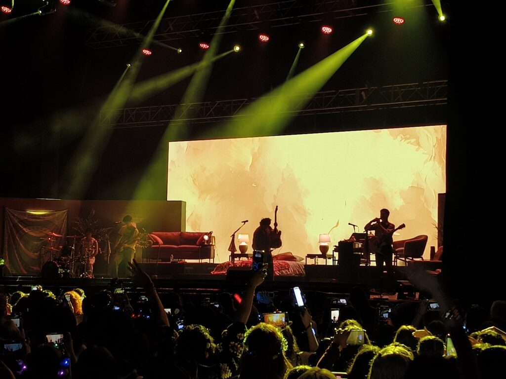 The Rose en México: Un jardín sonoro en la jungla de asfalto 5 https://marvin.com.mx/the-rose-cdmx-once-upon-a-wrld-tour-resena/