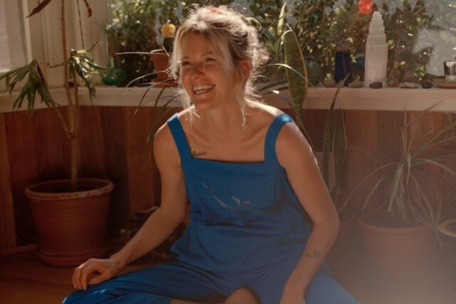 Café Marvin en los derechos de los días plácidos con Kaitlyn Aurelia Smith