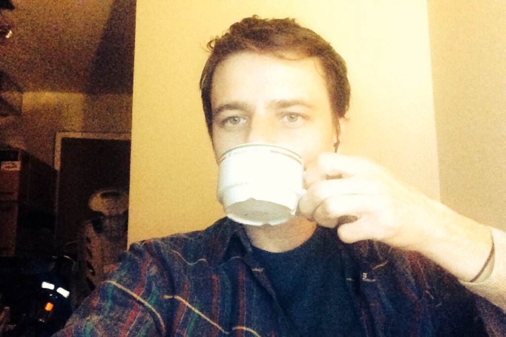 Café Marvin vagando fuera de los márgenes con Kyle Bobby Dunn