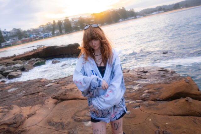 Café Marvin cosificando la máquina con Ninajirachi