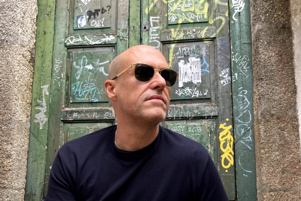 Café Marvin en las estelas de las decisiones con FoneXperimenta