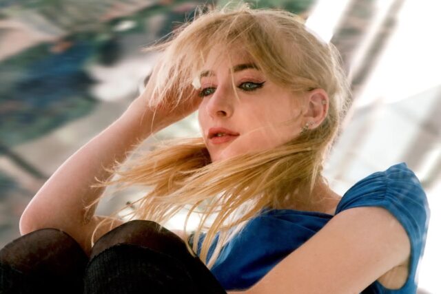 Café Marvin atento del pie inmóvil con Kelly Moran