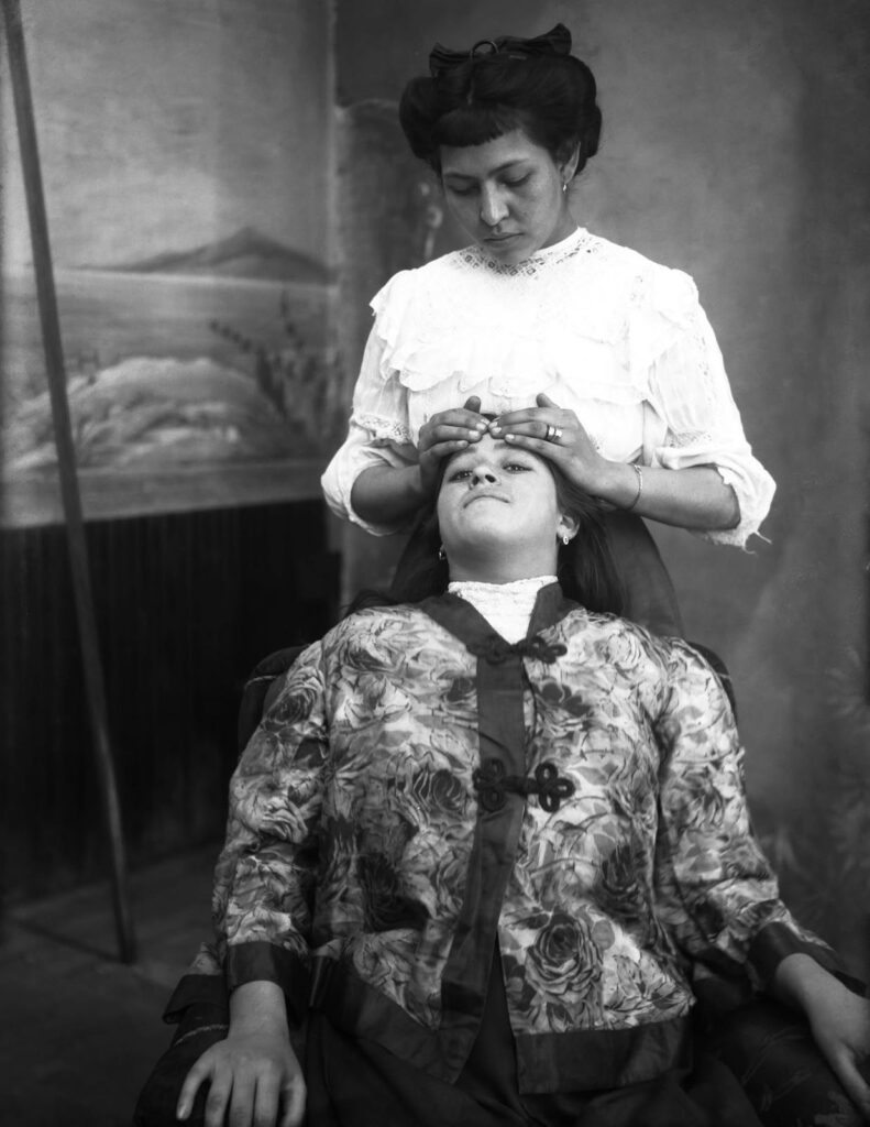 Actividad Espiritismo invocando a nuestras ancestras Munal