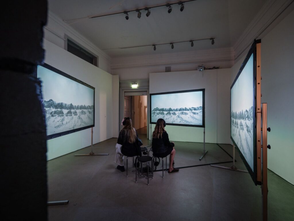 Entre Azul y Buenas Noches en Koik 6 Koik 2