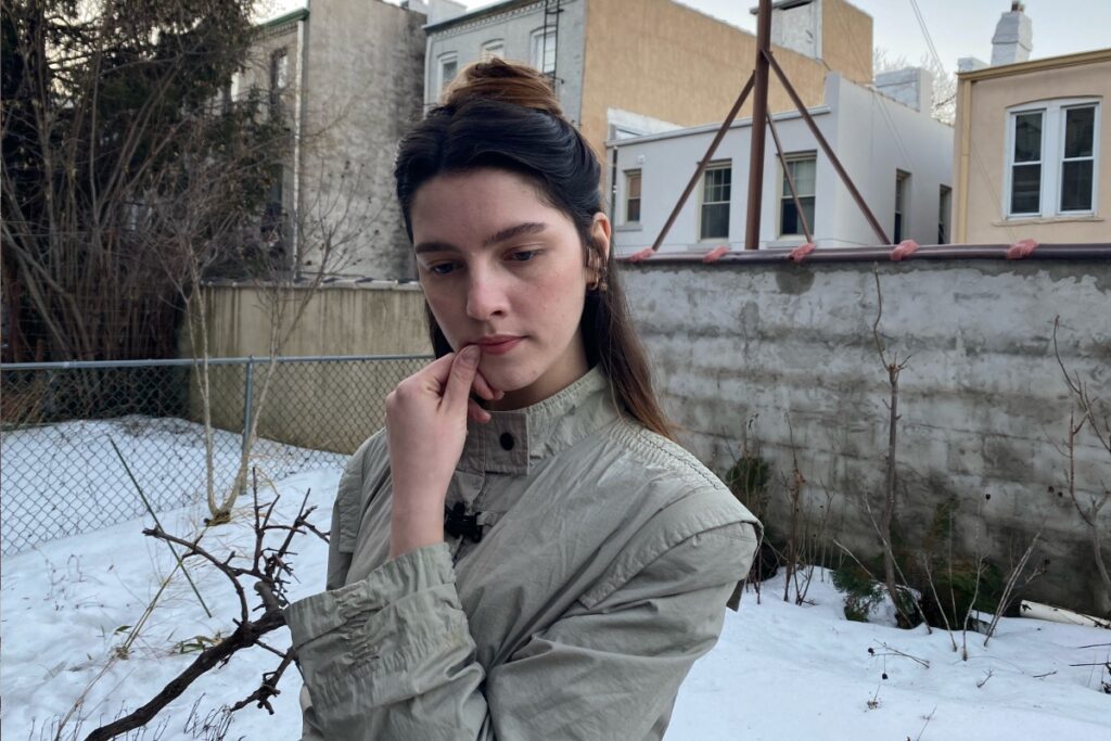 Café Marvin en la garganta de la entrega con Sydney Spann