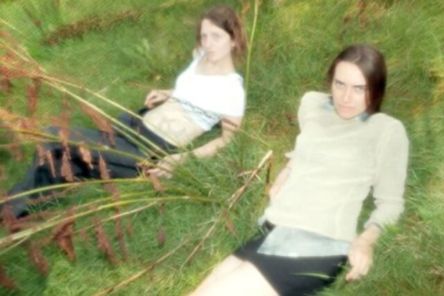 Café Marvin desapegado de la pisada borrosa con Liza Dries & Mathilde Nobel