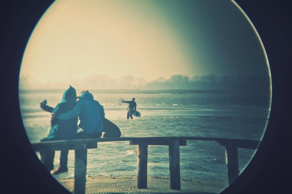 Café Marvin en la plaza del centro del mundo con The Volume Settings Folder