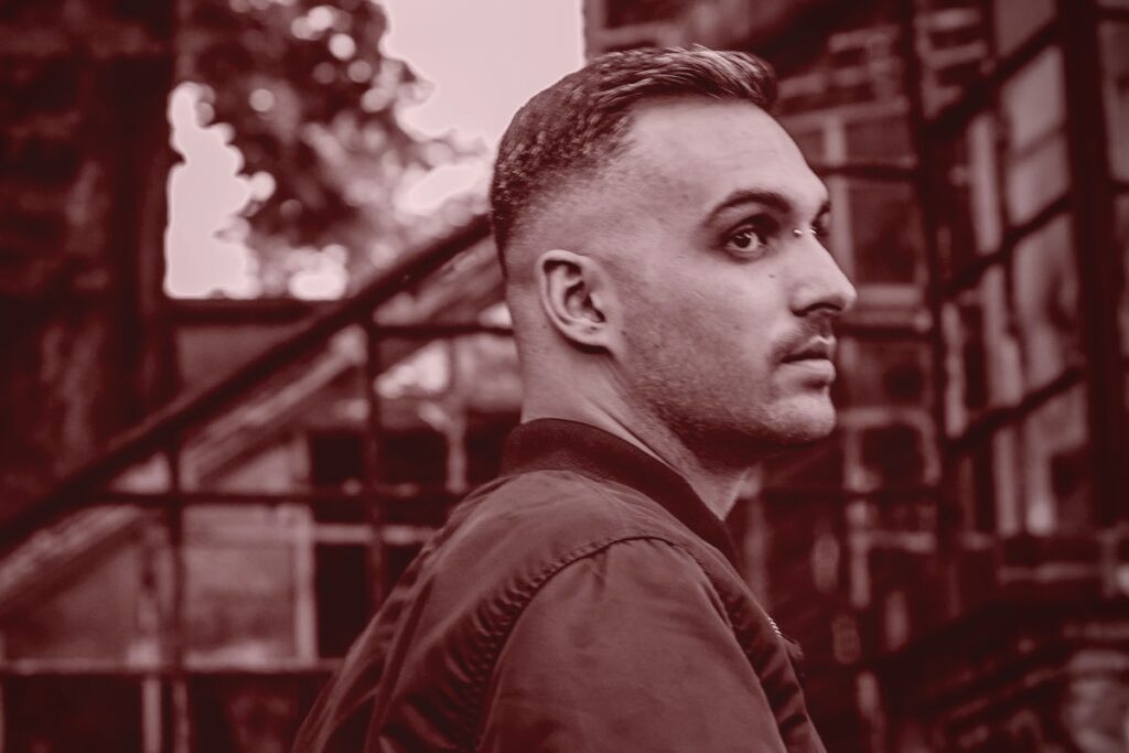 Café Marvin dos pasos por delante del impacto con SlugoS