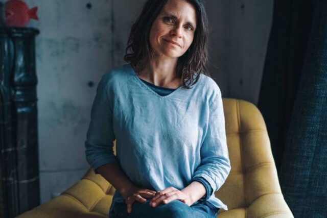 Café Marvin componiendo notas contra el olvido con Cécile Seraud