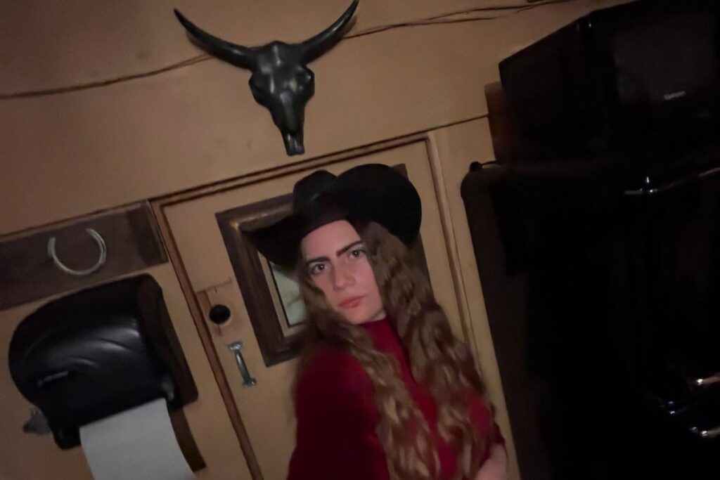 Café Marvin anuda la fracción  con Ella Grace