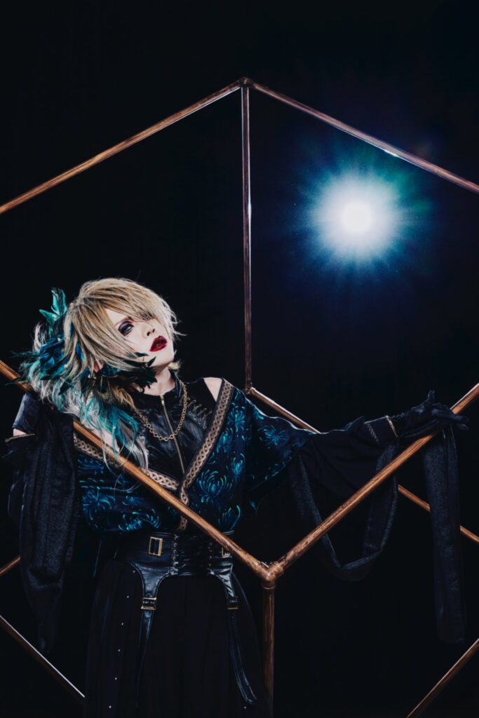 XANVALA: "La oscuridad es la raíz de todo" 4 https://marvin.com.mx/xanvala-vkei-entrevista-japon/