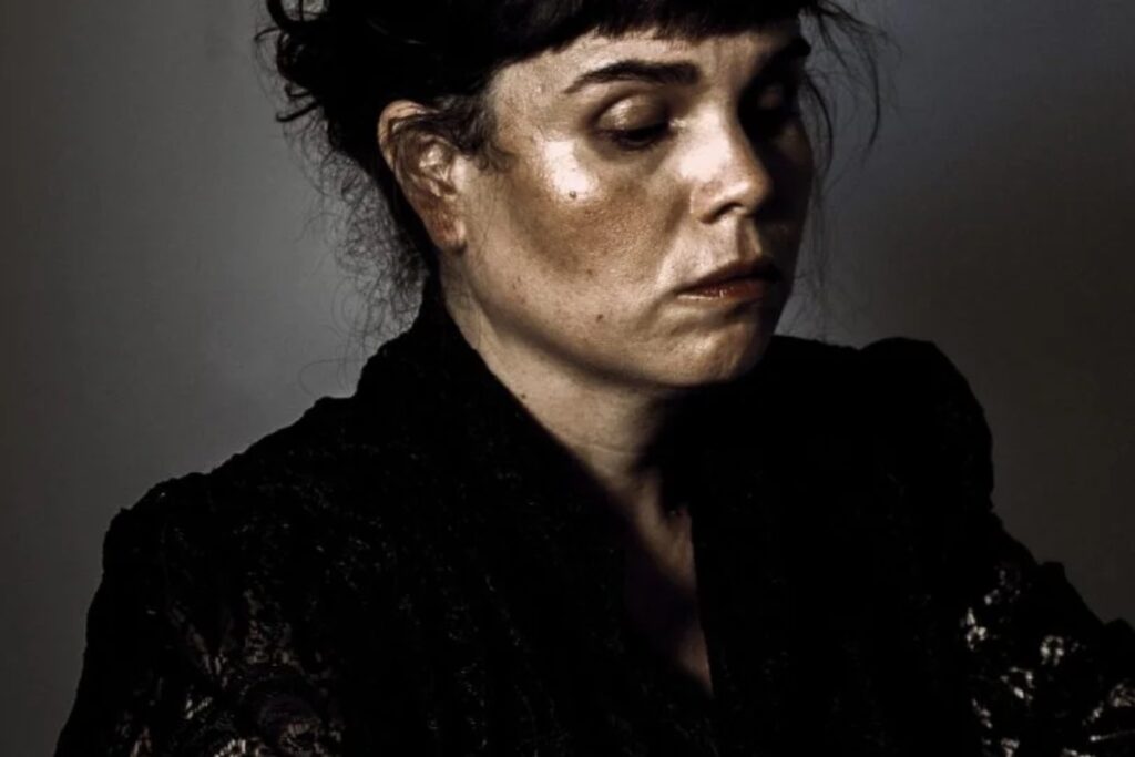 Café Marvin luz de sonrisa sonámbula con Yamila