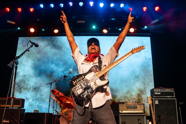 tom morello everything burns solista trump ice 2