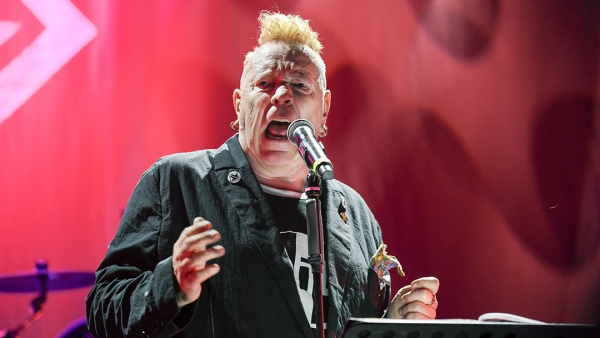 PiL en el BB: Inmoralidad, mucosa y cero slam 8 pil auditorio bb concierto resena john lydon 8